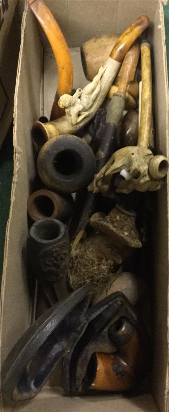 Collection of Meersham pipes & others